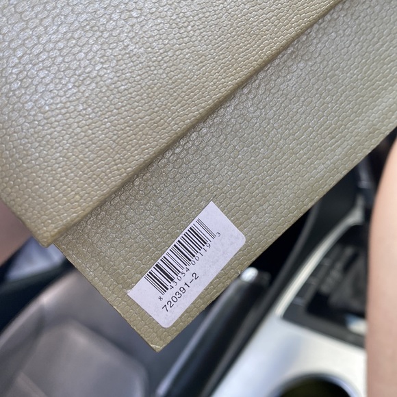 This is a Cote D’Azur watch and necklace set. In original box it comes in. - Picture 6 of 6